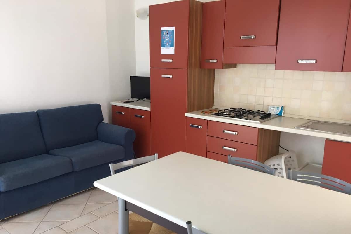 Bilo Studios 2 Pax n 5 | Eget kök | Stort kylskåp, mikrovågsugn, spishäll och grytor/köksredskap