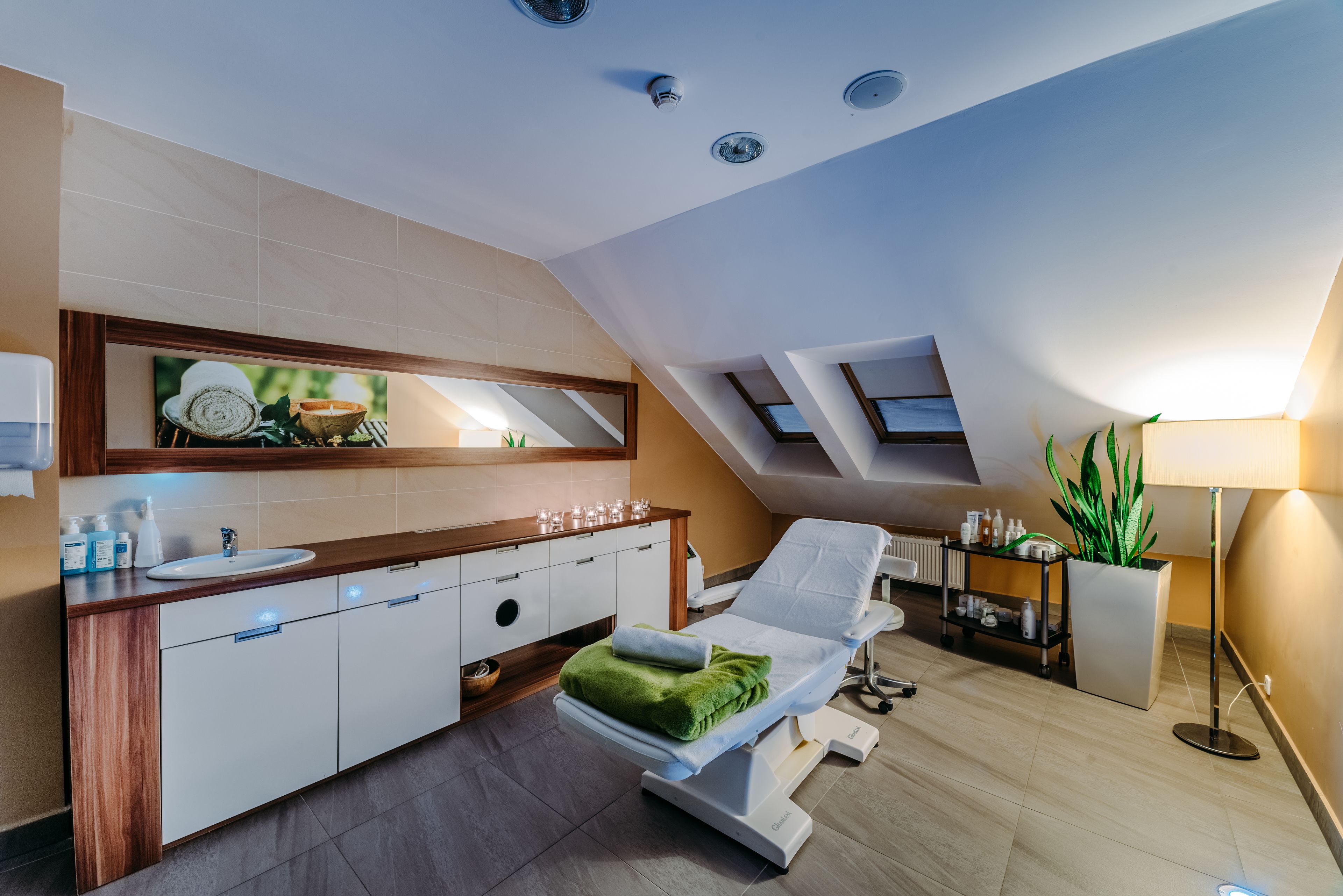 couples treatment room(s), sauna, body treatments, aromatherapy