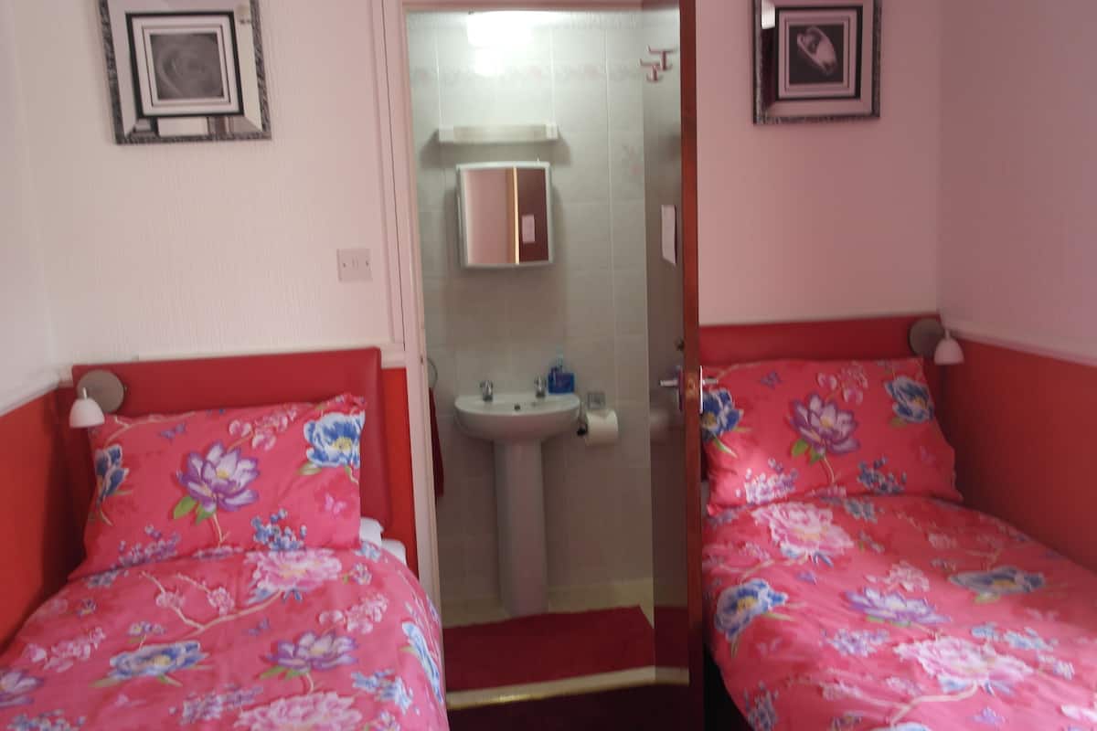 Iron/ironing board
