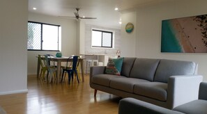 Executive Suite, 2 Bedrooms | Living area | 32-inch flat-screen TV with digital channels, TV - Karuah Riverside Motel (Karuah)