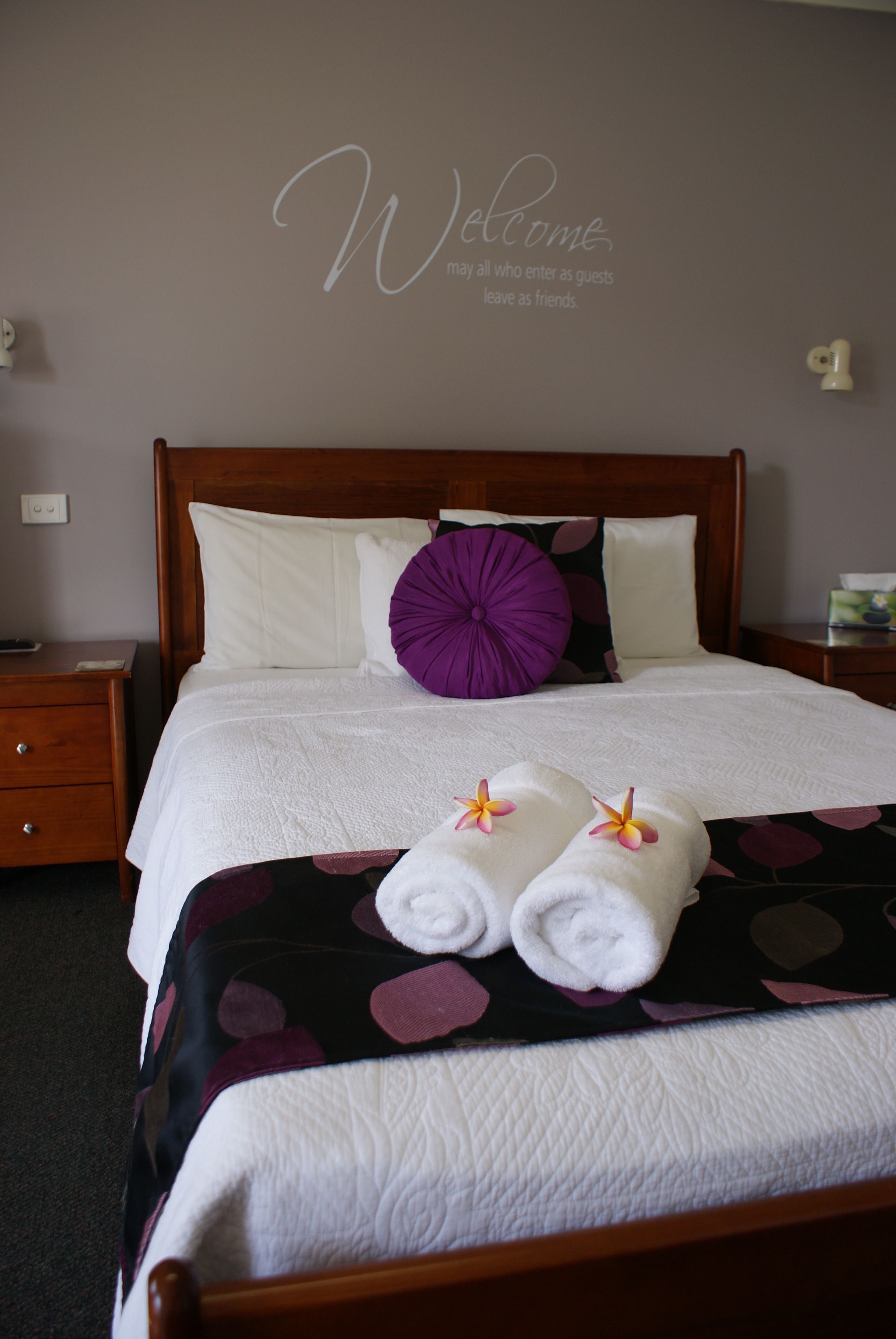 Deluxe Room, 1 Queen Bed | Select Comfort beds, desk, iron/ironing board (on request), free WiFi