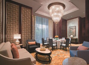 2 restaurants, breakfast, lunch, dinner served; international cuisine 