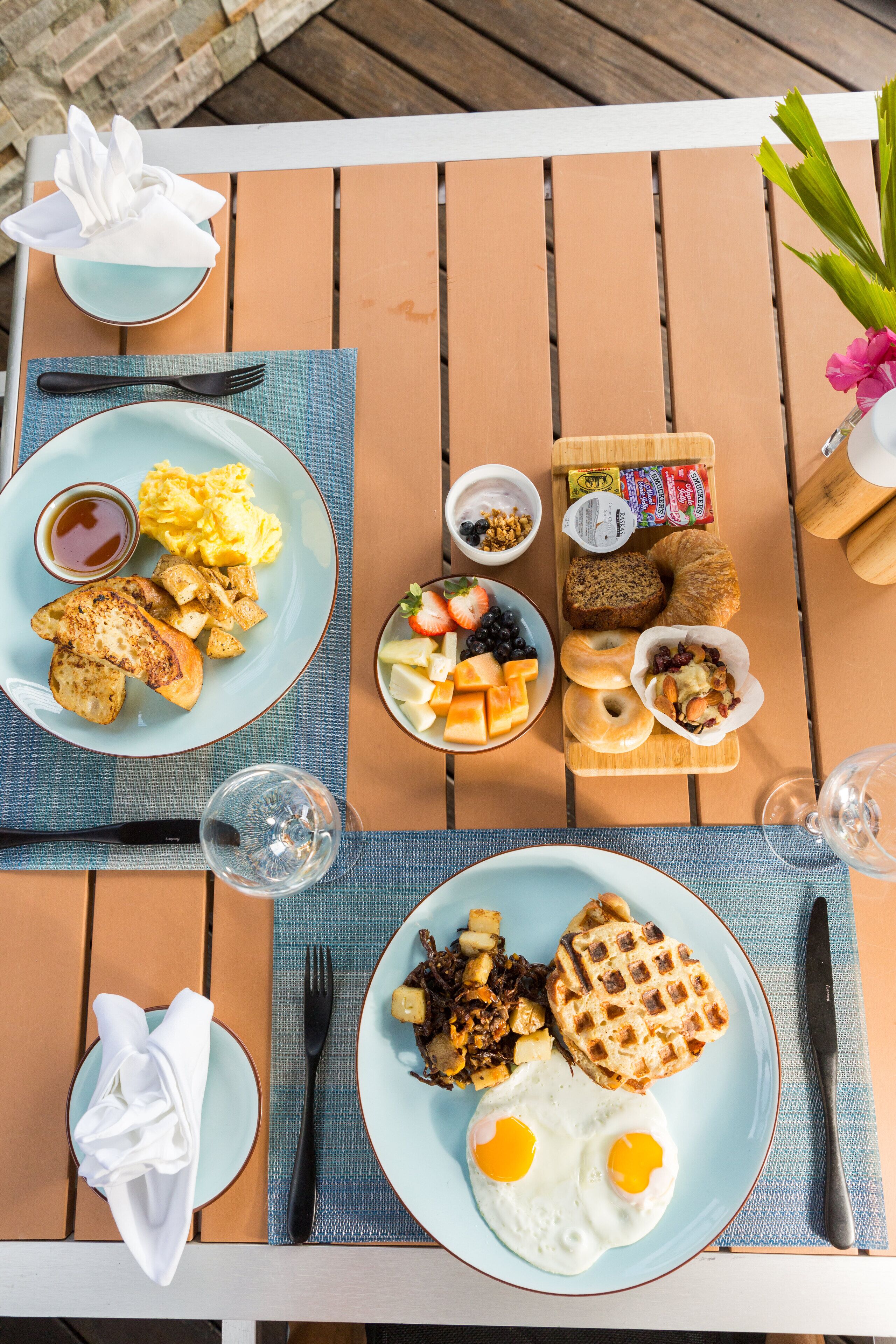 Petit déjeuner complet servi tous les jours en supplément