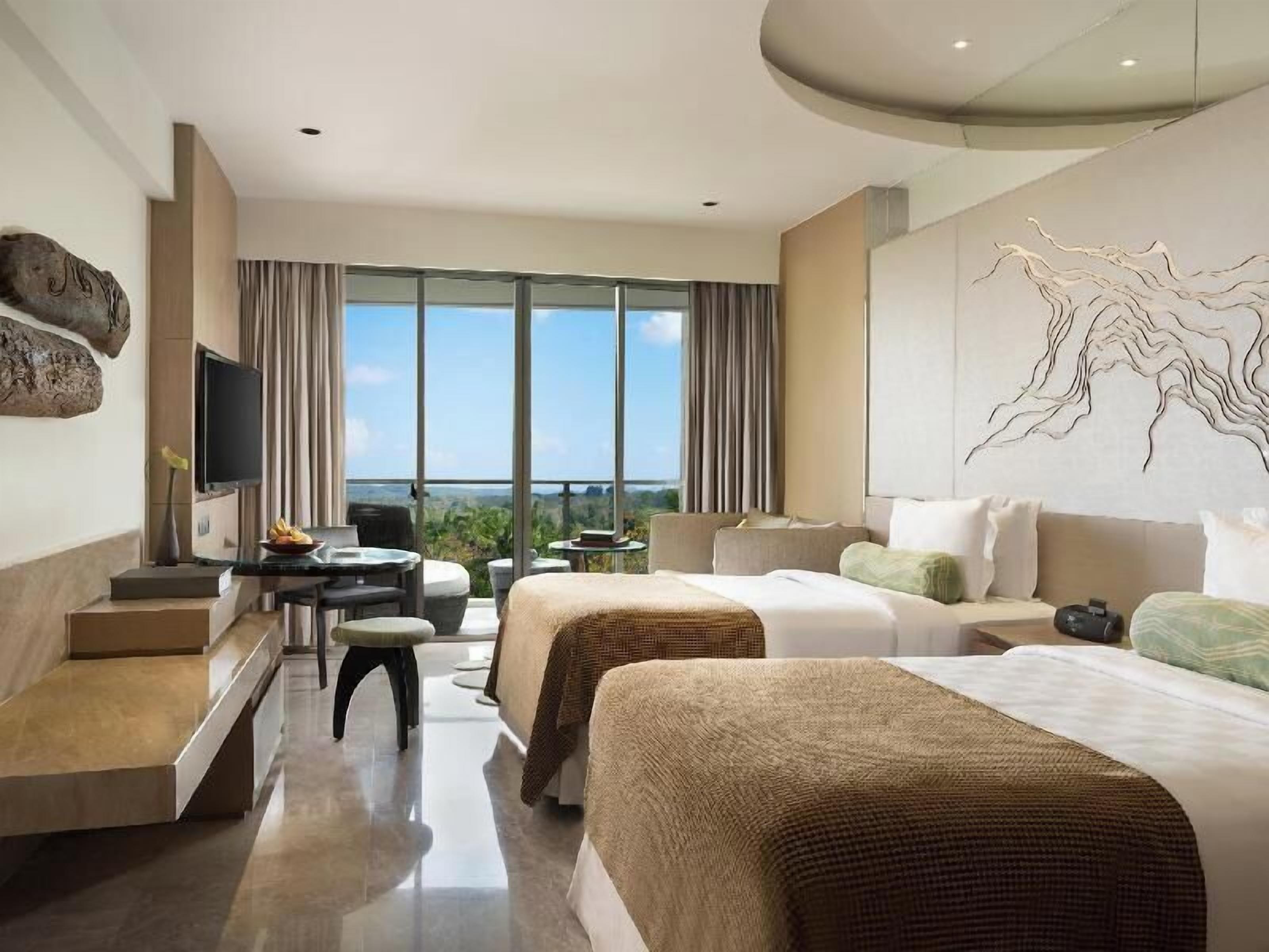 Premium bedding, minibar, in-room safe, desk