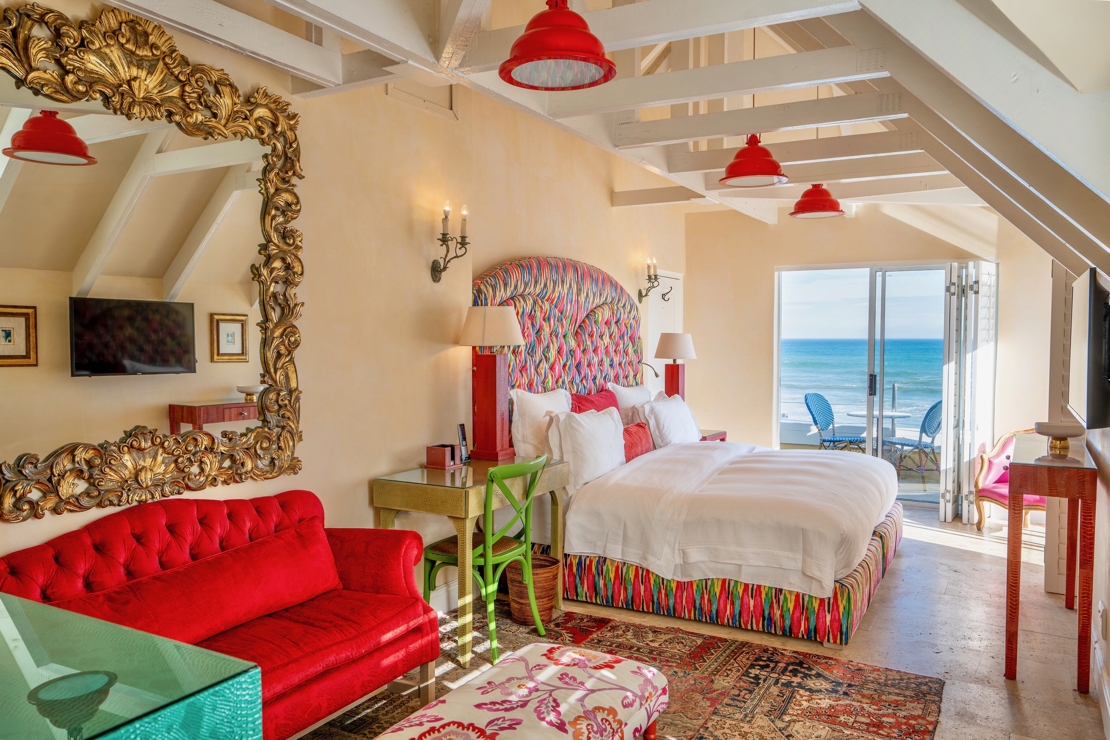 Deluxe Room | Premium bedding, free minibar items, desk, free WiFi