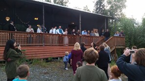 Outdoor wedding area - Gwin's Lodge & Roadhouse Est. 1952 (Cooper Landing)