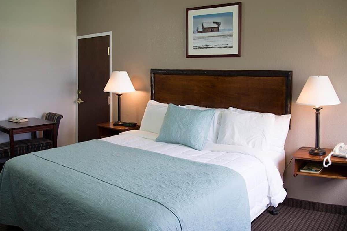 free wifi, bed sheets, alarm clocks