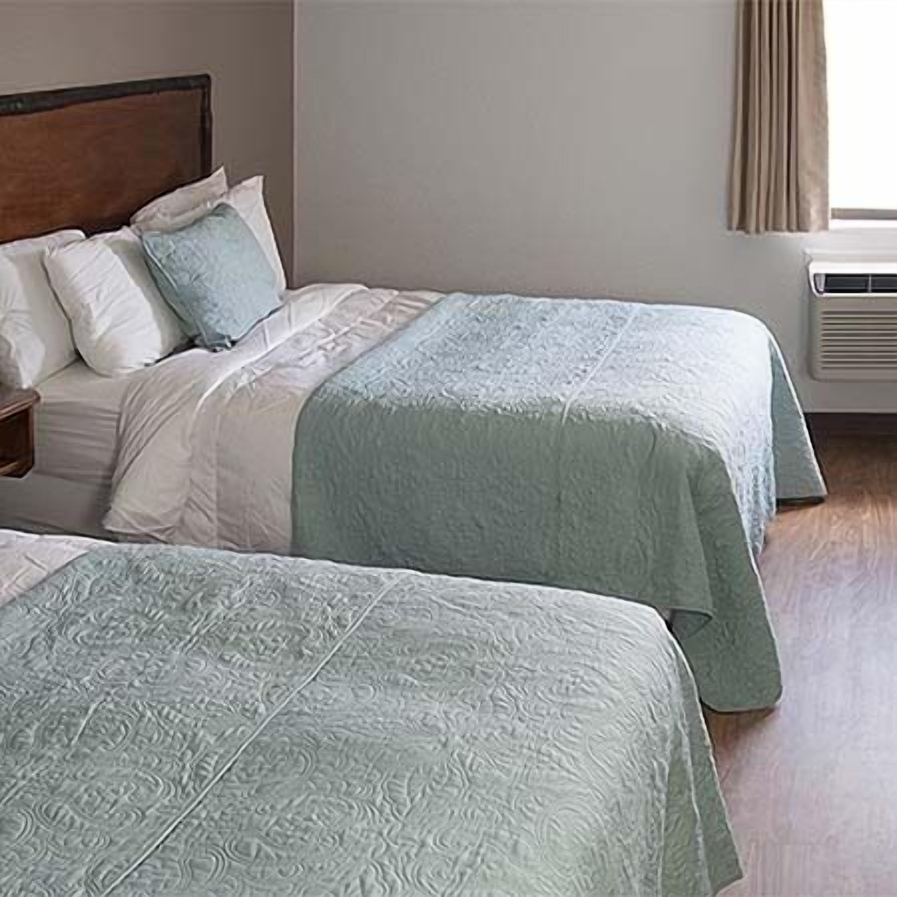 standard room, 2 queen beds, non smoking | free wifi, bed sheets, alarm clocks