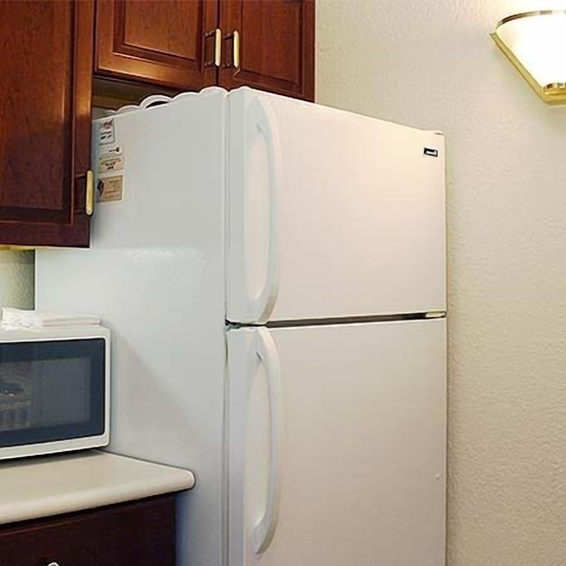 fridge, microwave, coffee/tea maker
