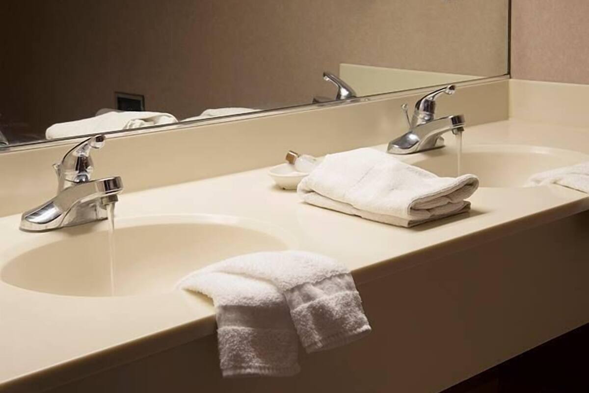 free wifi, bed sheets, alarm clocks