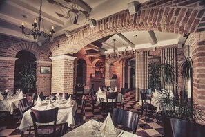 Breakfast, lunch, dinner served; Mediterranean cuisine  - Hotel Azimut (Sveti Stefan)