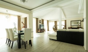 Presidential Apartment, 2 Bedrooms, Balcony, Sea View | Living room | LCD TV - Hotel Azimut (Sveti Stefan)