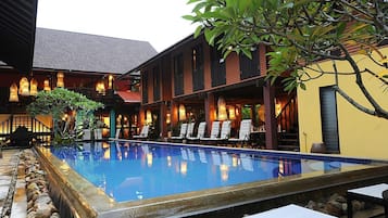 Outdoor pool, pool loungers