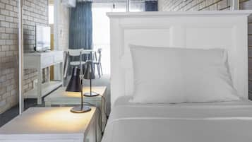 Iron/ironing board, free WiFi, bed sheets