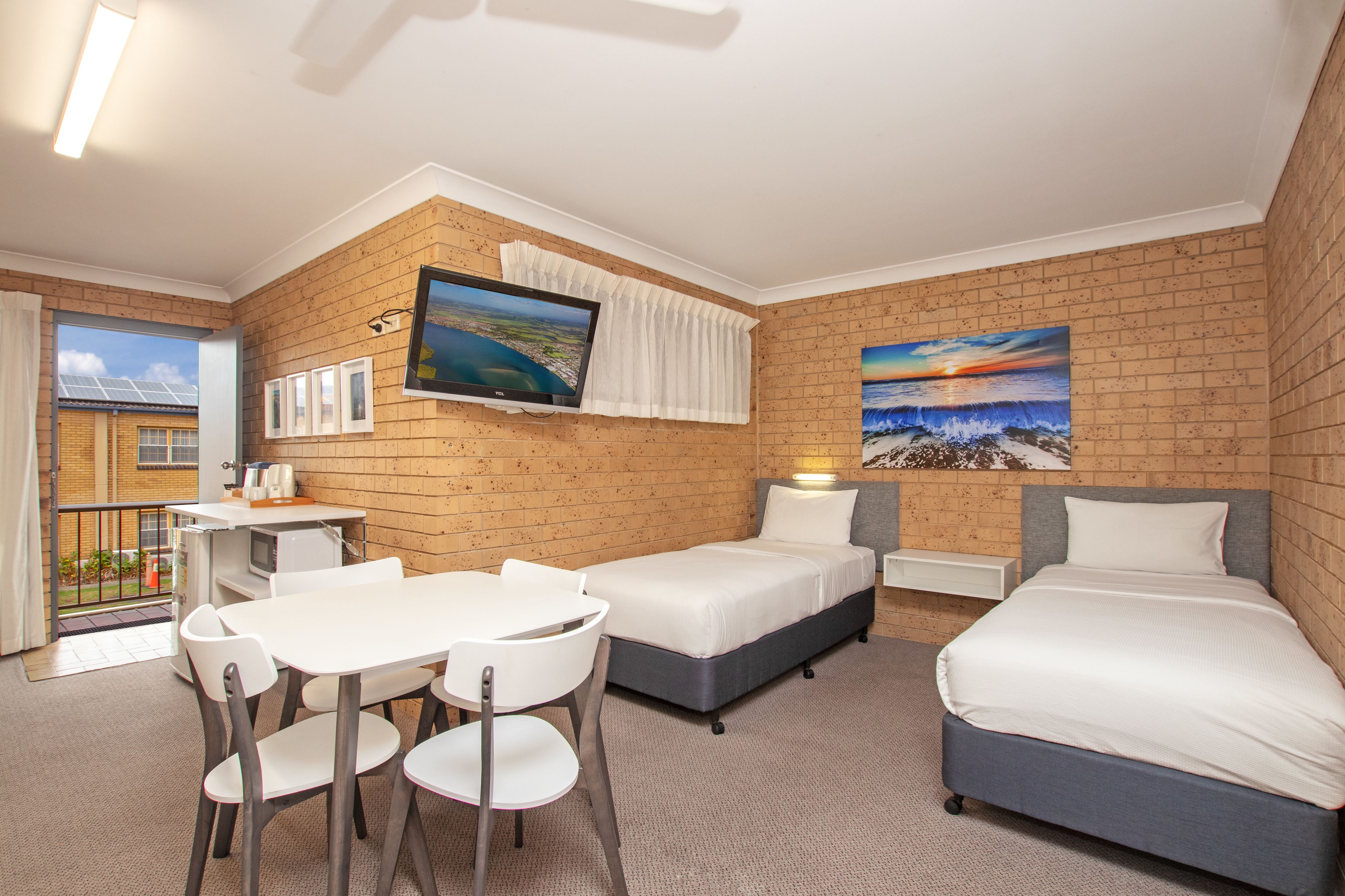 Twin/Family Room | Iron/ironing board, free WiFi, bed sheets
