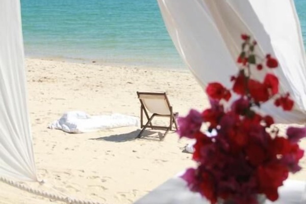 Private beach, white sand, sun-loungers, beach umbrellas