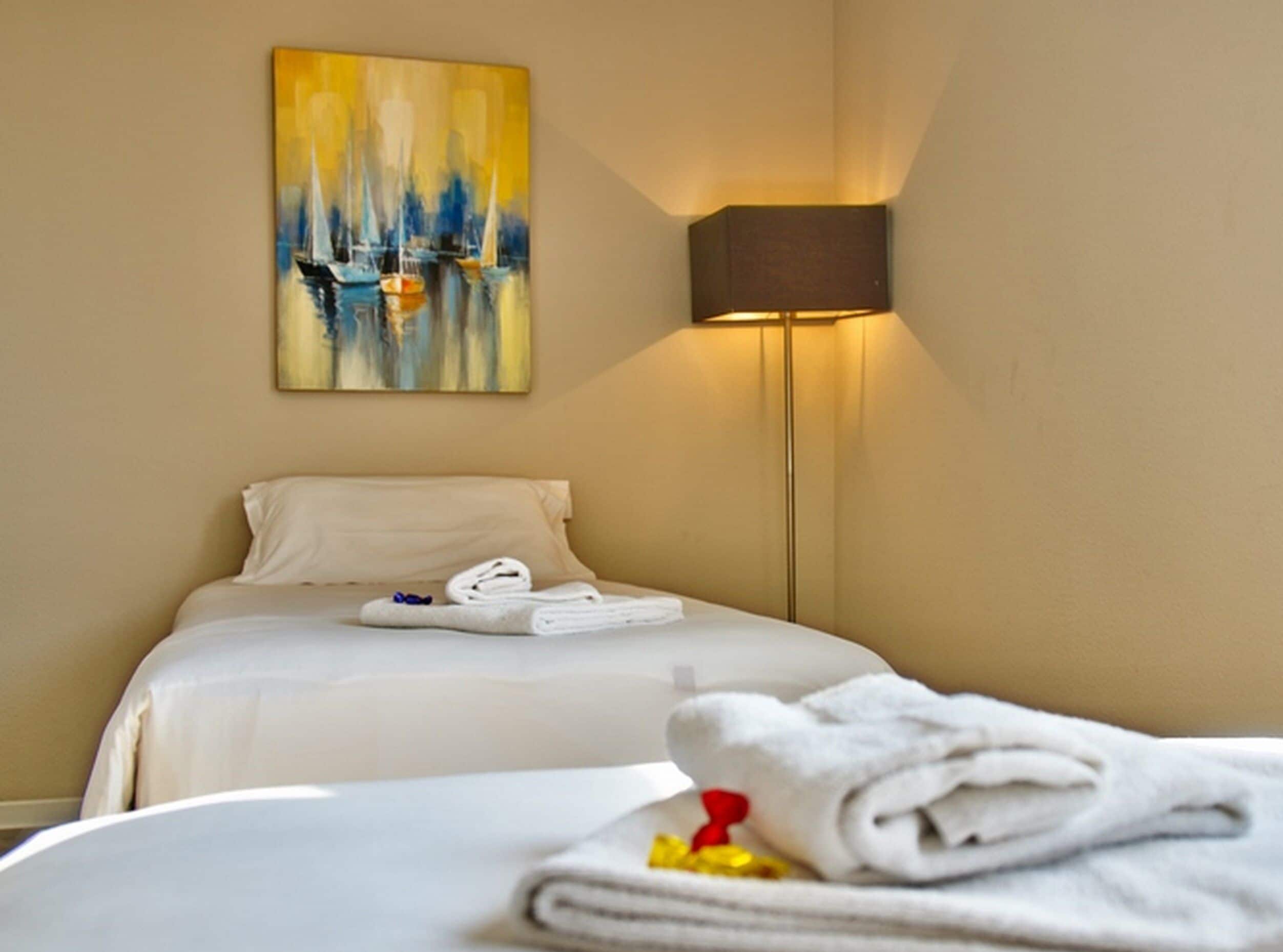 Family Apartment, 2 Bedrooms, with fan | Desk, soundproofing, iron/ironing board, free WiFi