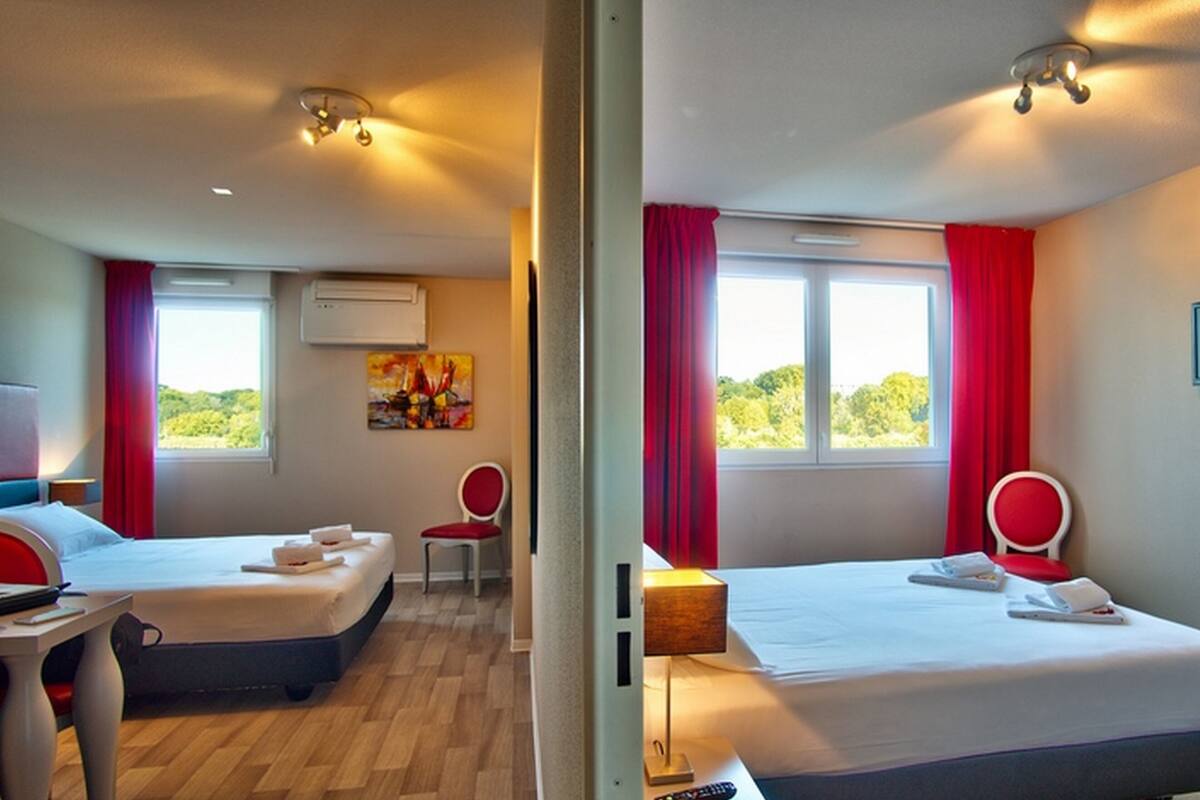 Family Apartment 2 Bedrooms | デスク、防音設備、アイロン / アイロン台、WiFi (無料)