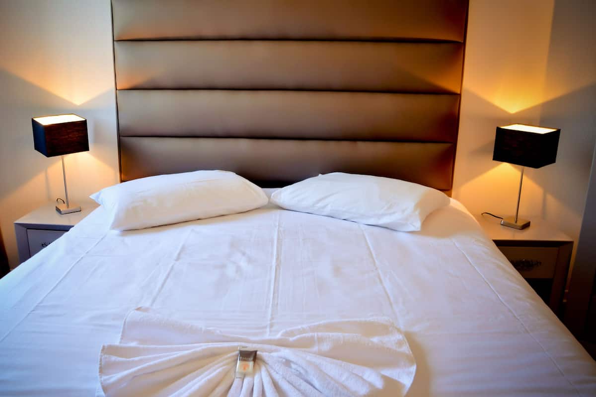 suite, 2 bedrooms | 1 bedroom, desk, soundproofing, iron/ironing board