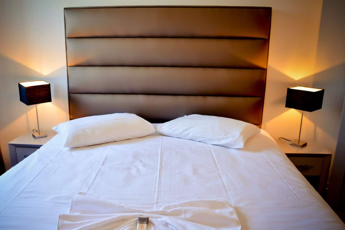 Suite, 2 Bedrooms | 1 bedroom, desk, soundproofing, iron/ironing board