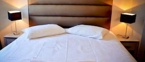 Suite, 2 Bedrooms | 1 bedroom, desk, soundproofing, iron/ironing board