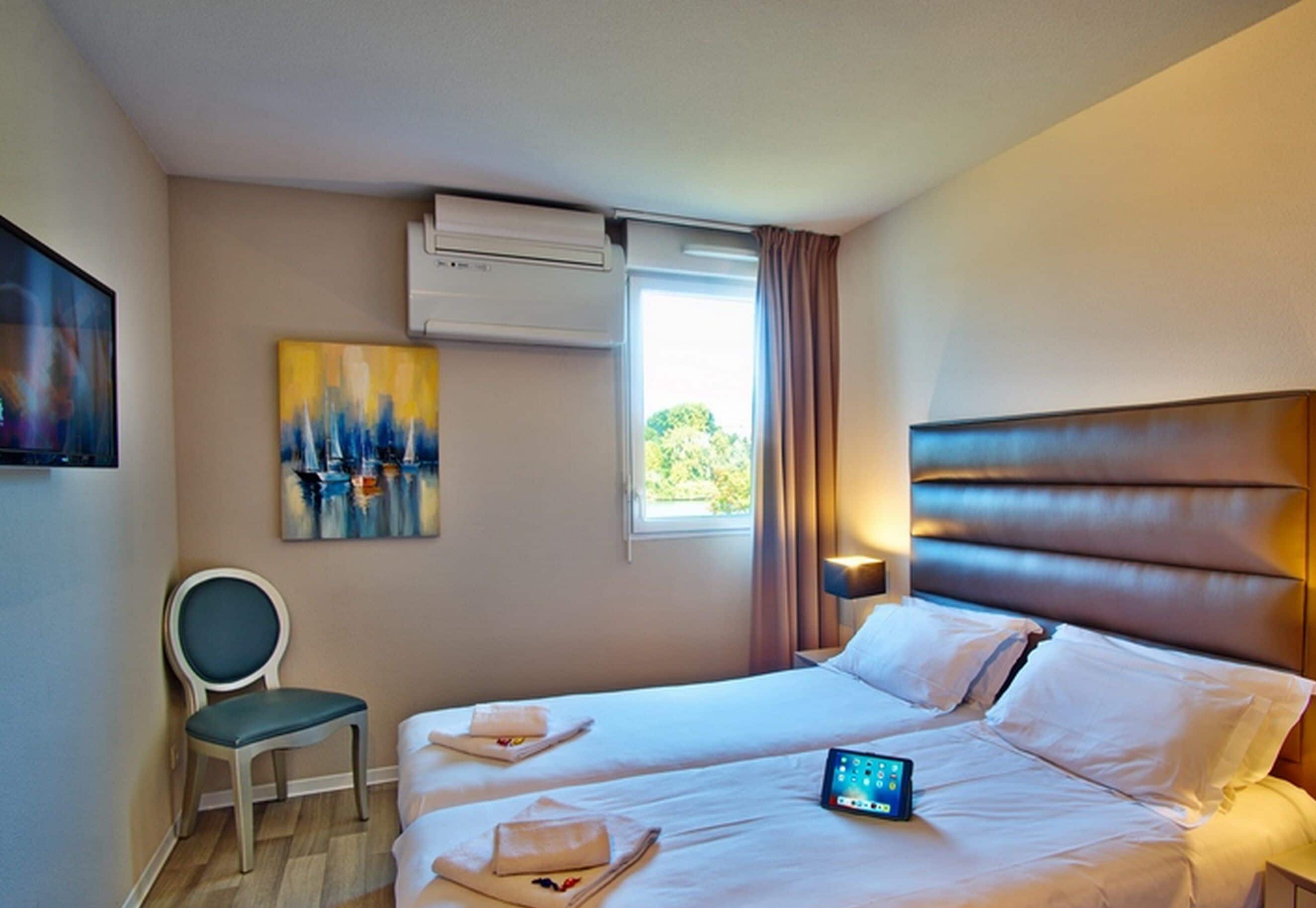 Twin Room | Desk, soundproofing, iron/ironing board, free WiFi