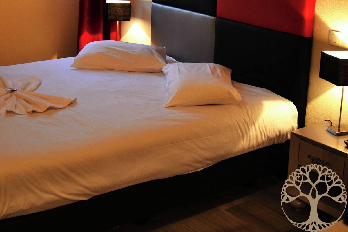 Basic Double Room with Fan, No Air Conditioning | デスク、防音設備、アイロン / アイロン台、WiFi (無料)