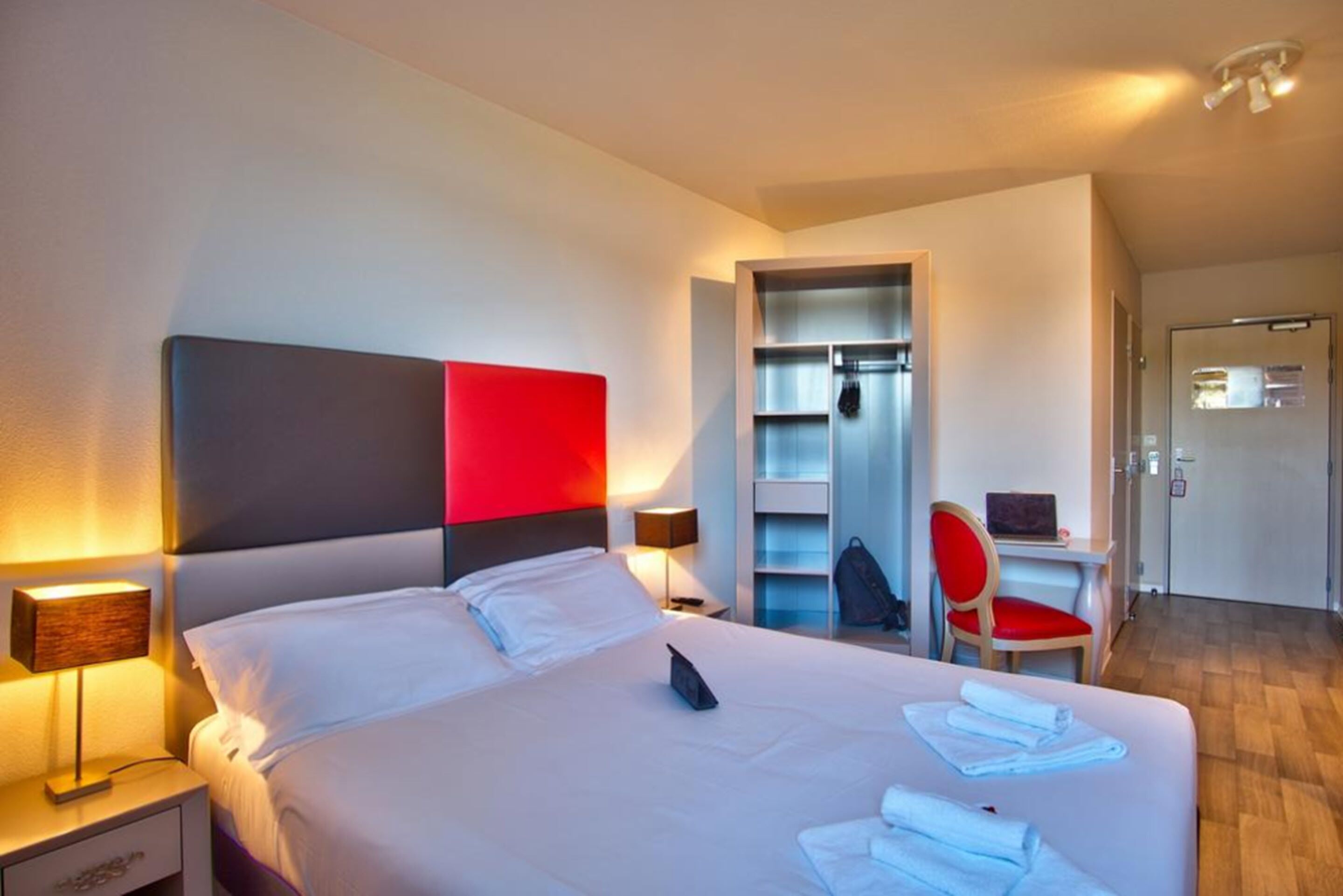 1 bedroom, desk, soundproofing, iron/ironing board