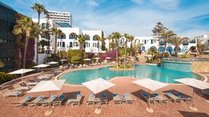 Outdoor pool, open 9:00 AM to 5:00 PM, pool umbrellas, pool loungers - Mogador Al Madina (Agadir)