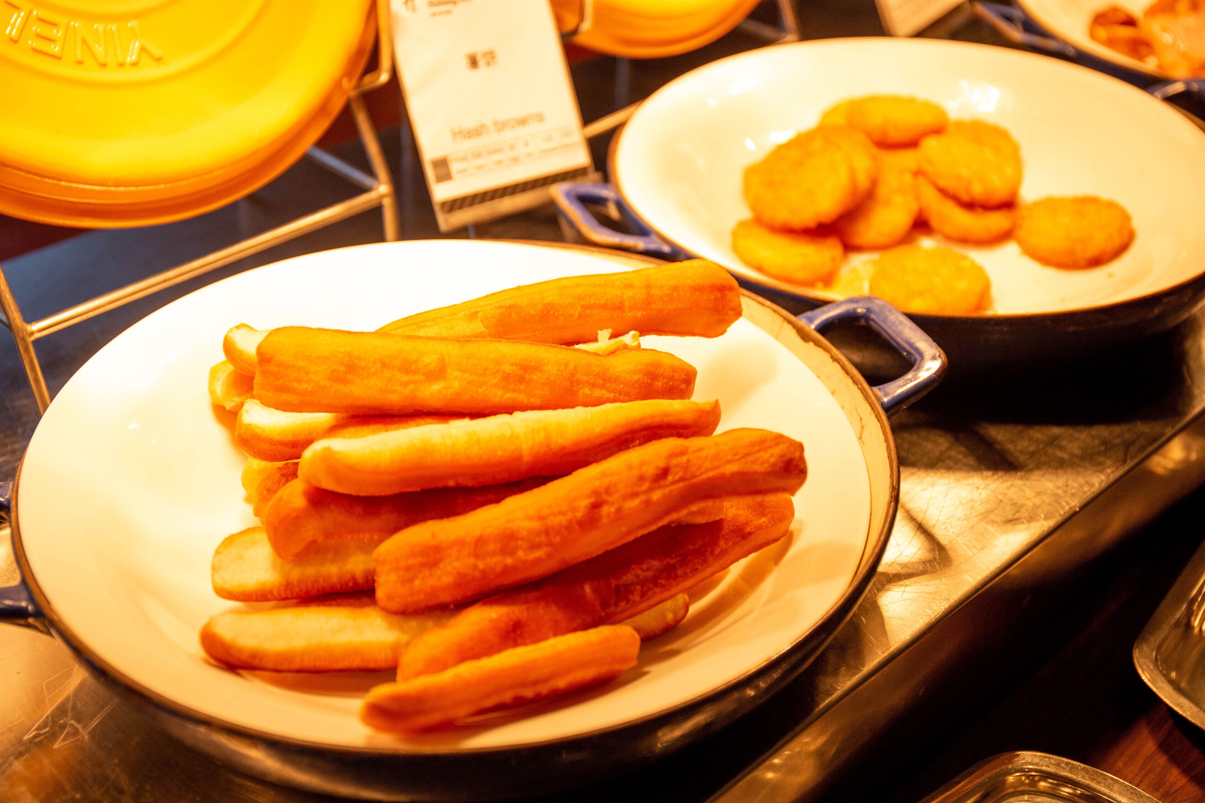 daily buffet breakfast (cny 148 per person)