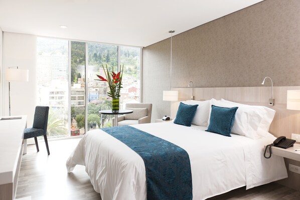 Premium bedding, in-room safe, desk, soundproofing - Hotel Bh Bicentenario (Bogotá)