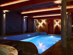 Indoor pool, pool loungers - Astra Falls Creek (Falls Creek)