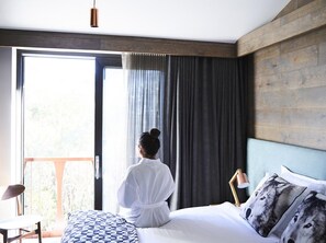 Blackout drapes, soundproofing, free WiFi, bed sheets - Astra Falls Creek (Falls Creek)