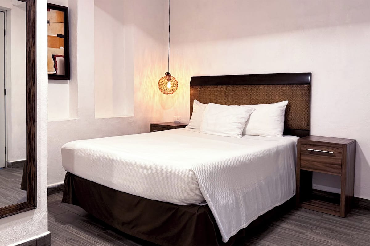 Desk, WiFi (free), bed sheets