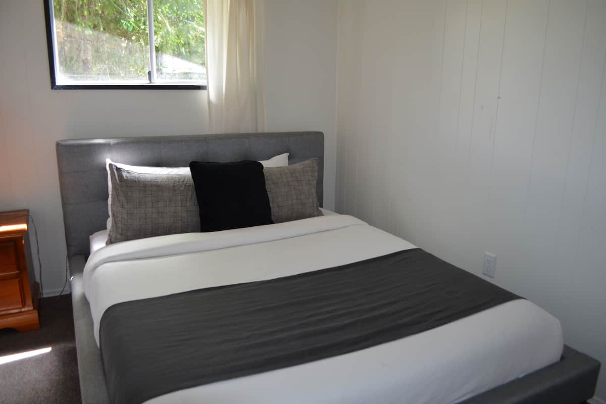 Classic Cabin, 1 Bedroom, Fireplace | Individually decorated, individually furnished, free WiFi, bed sheets