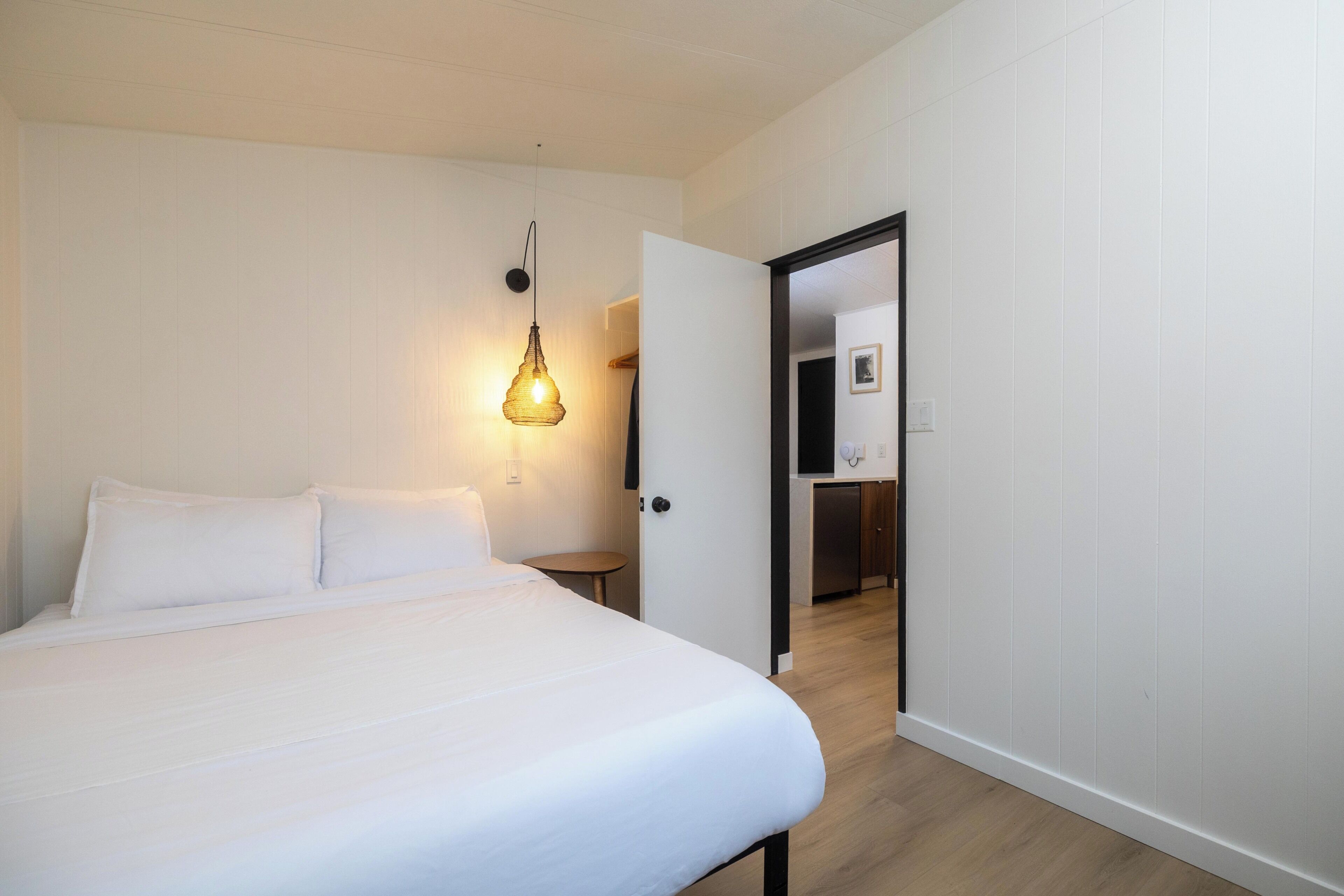 Classic Cabin, 1 Bedroom, Fireplace | WiFi (free), bed sheets