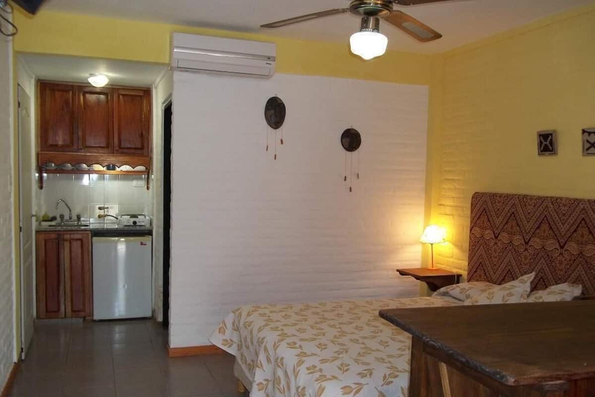 Cribs/infant beds, free WiFi