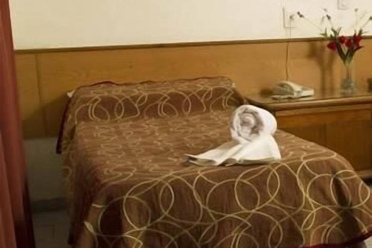 In-room safe, WiFi (free)
