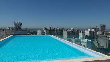 Piscine extérieure (ouverte en saison)