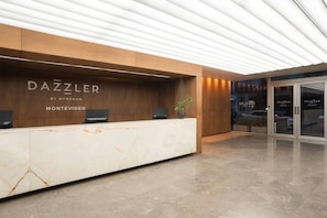 Lobby - Dazzler by Wyndham Montevideo (Montevideo)
