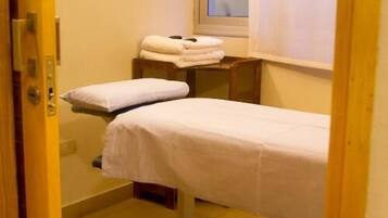 Sauna, massage/treatment rooms