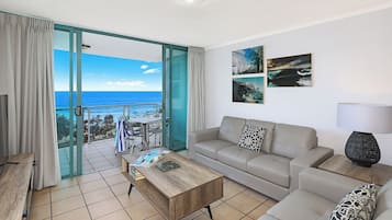 Two Bedroom Ocean View Roof Top Apartment | Living area