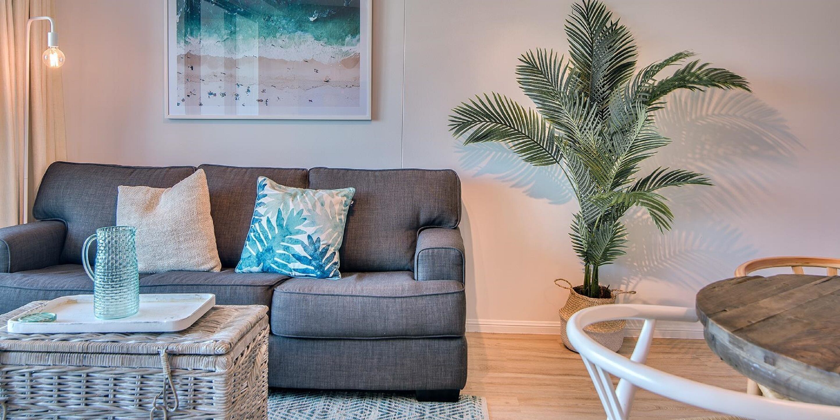 1 bedroom oceanfront | living room | 40-inch tv with digital channels, dvd player