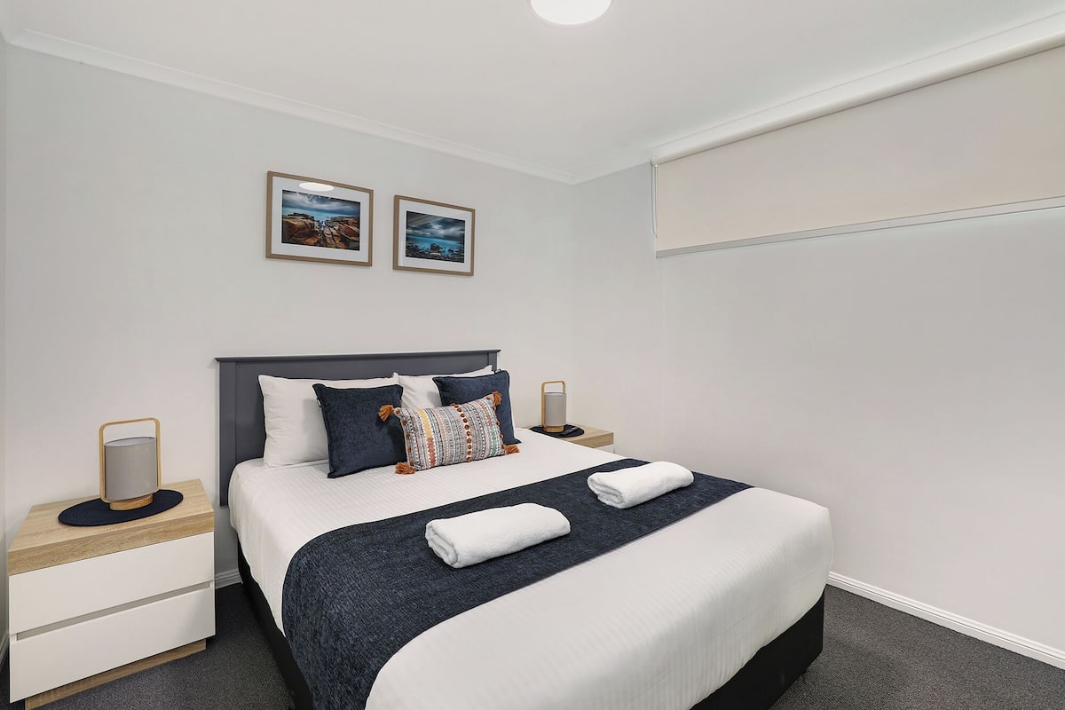 Superior One Bedroom Roof Top Apartment | Strykejern/-brett, wi-fi (inkludert) og individuelt dekorert