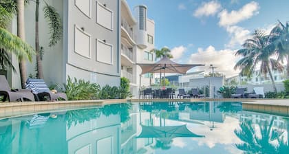 Grand Palais Boolarong Beachside Resort