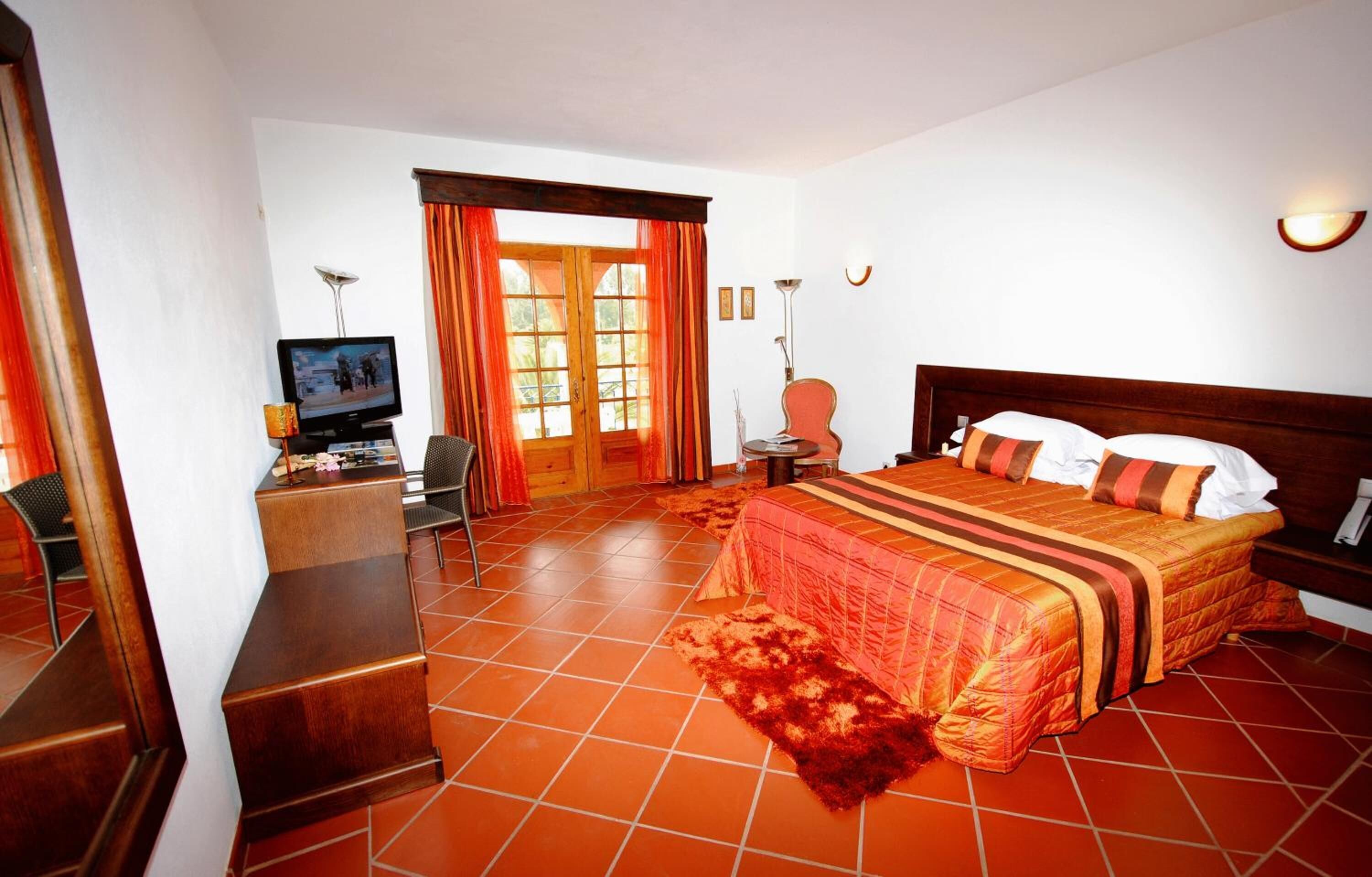 1 bedroom, minibar, in-room safe, desk