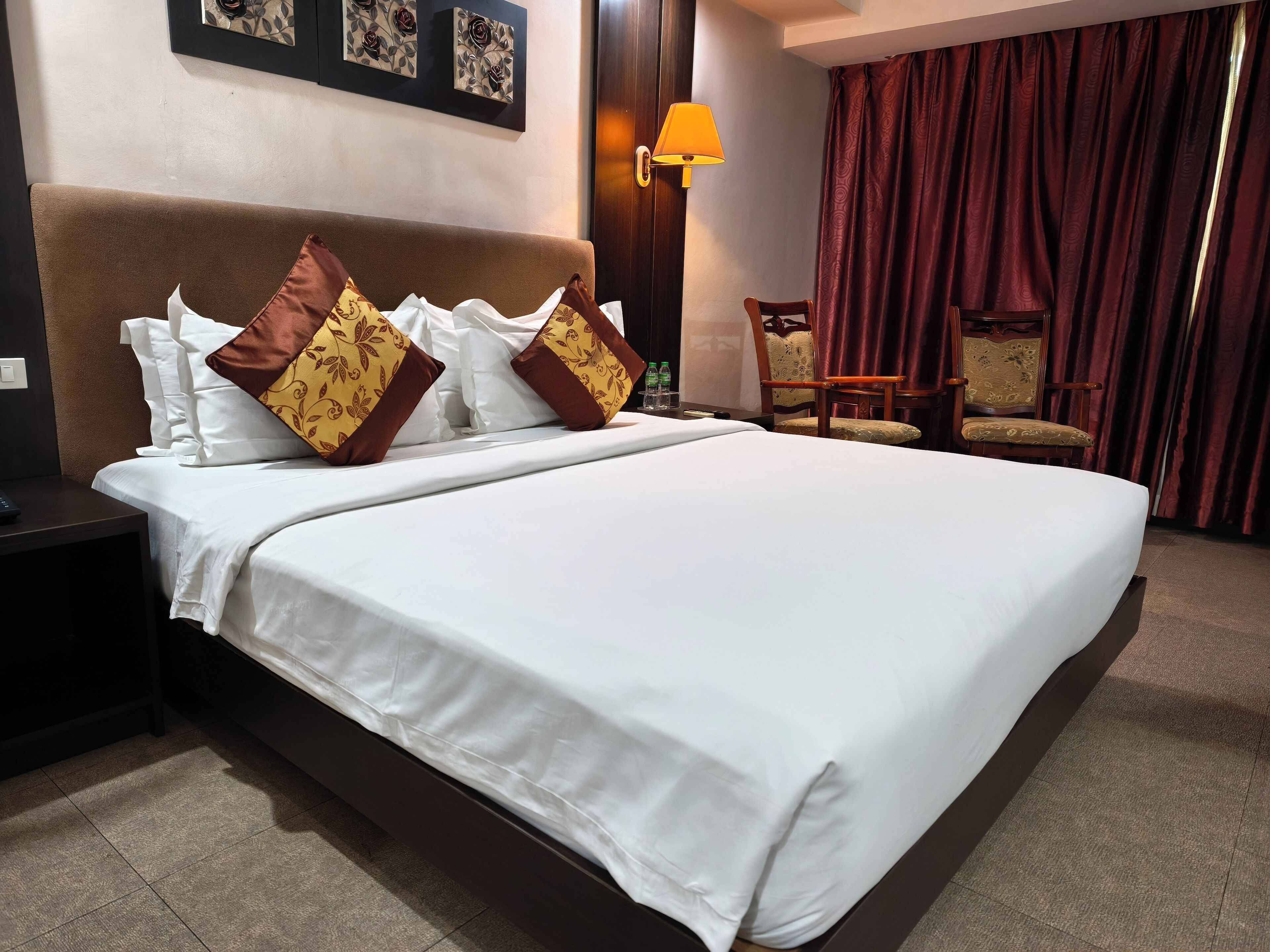 Deluxe Single Room | In-room safe, desk, free WiFi, bed sheets