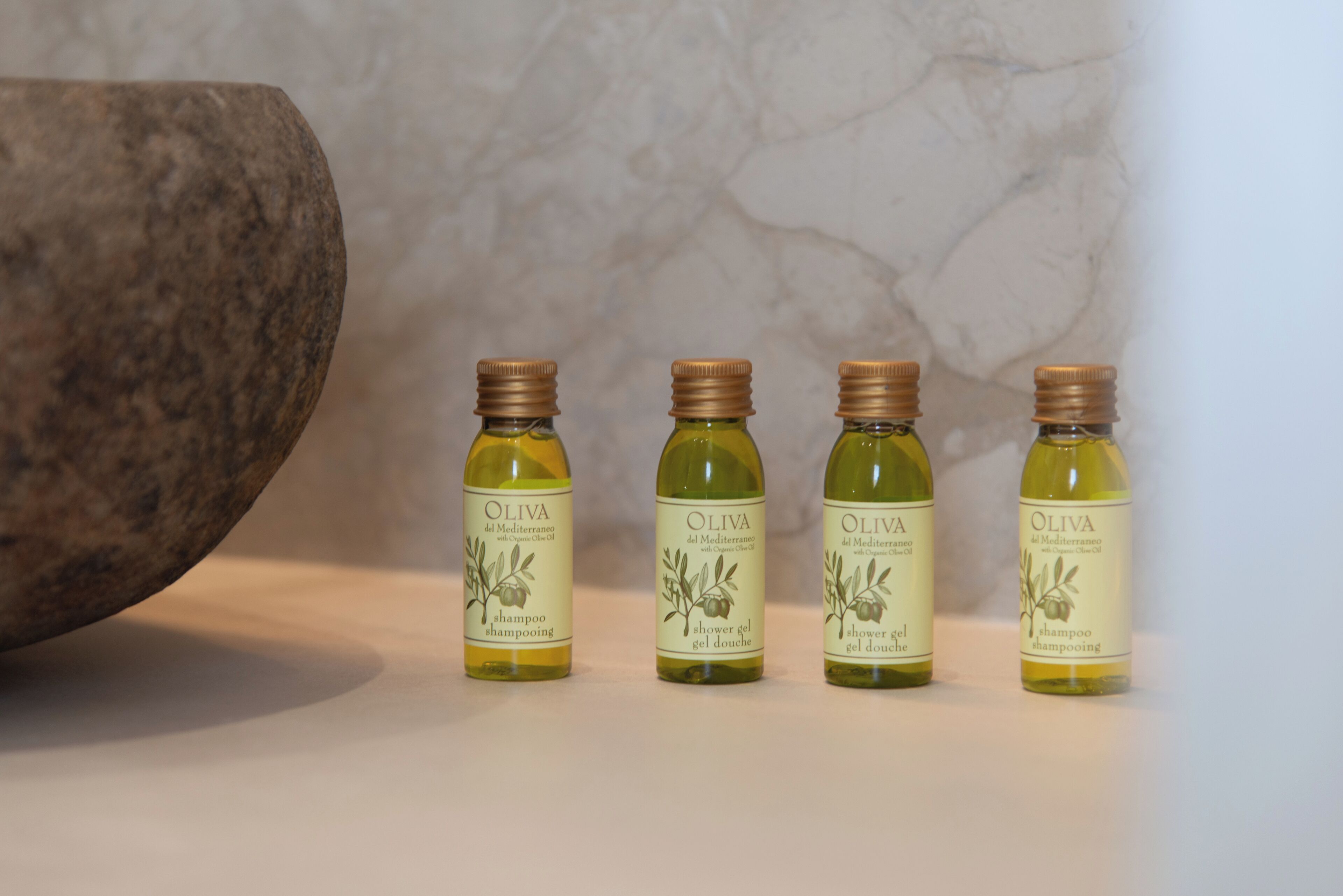 deluxe double room, garden view | bathroom | shower, free toiletries, hair dryer, towels