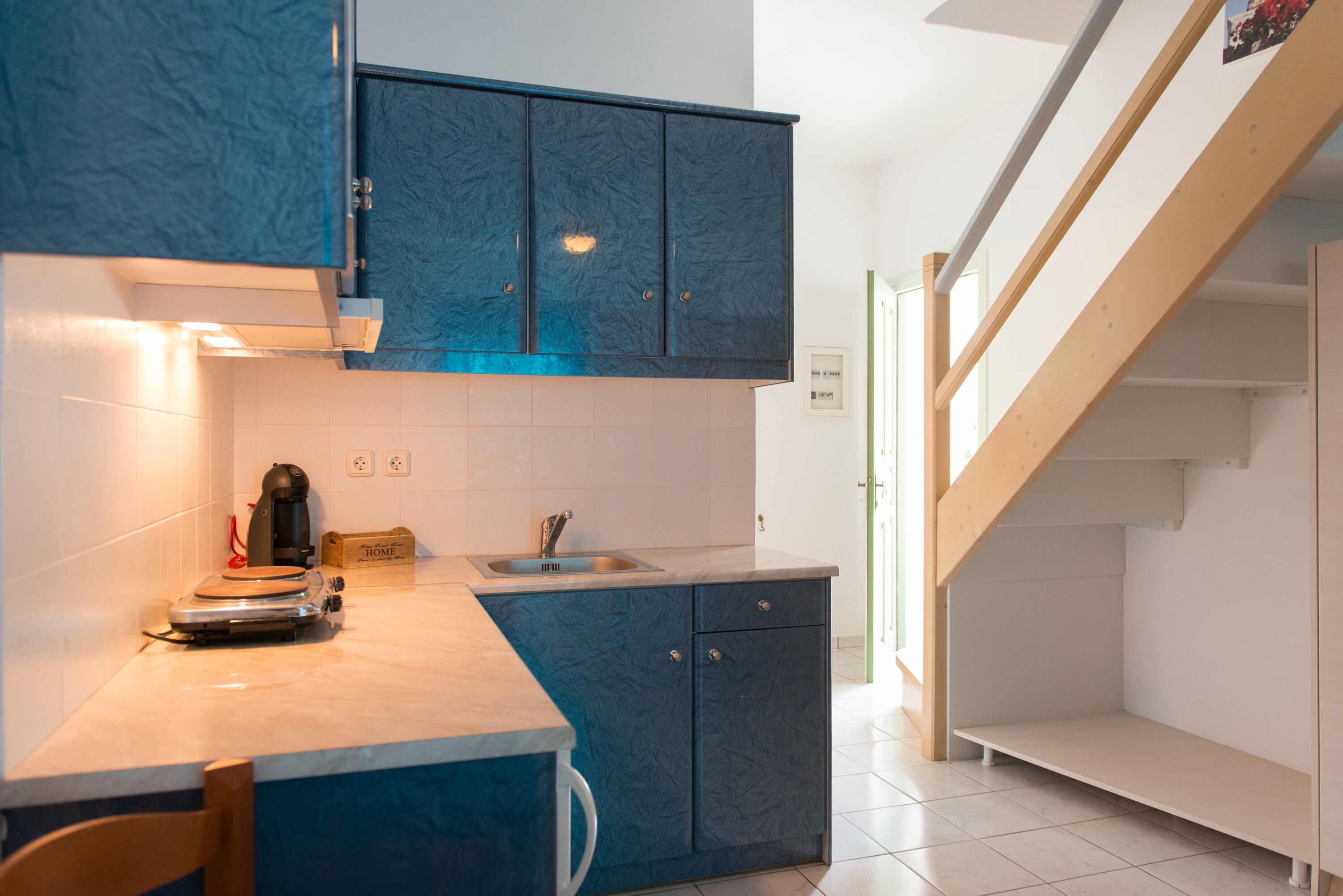 superior duplex, partial sea view | private kitchenette | fridge, stovetop, espresso maker