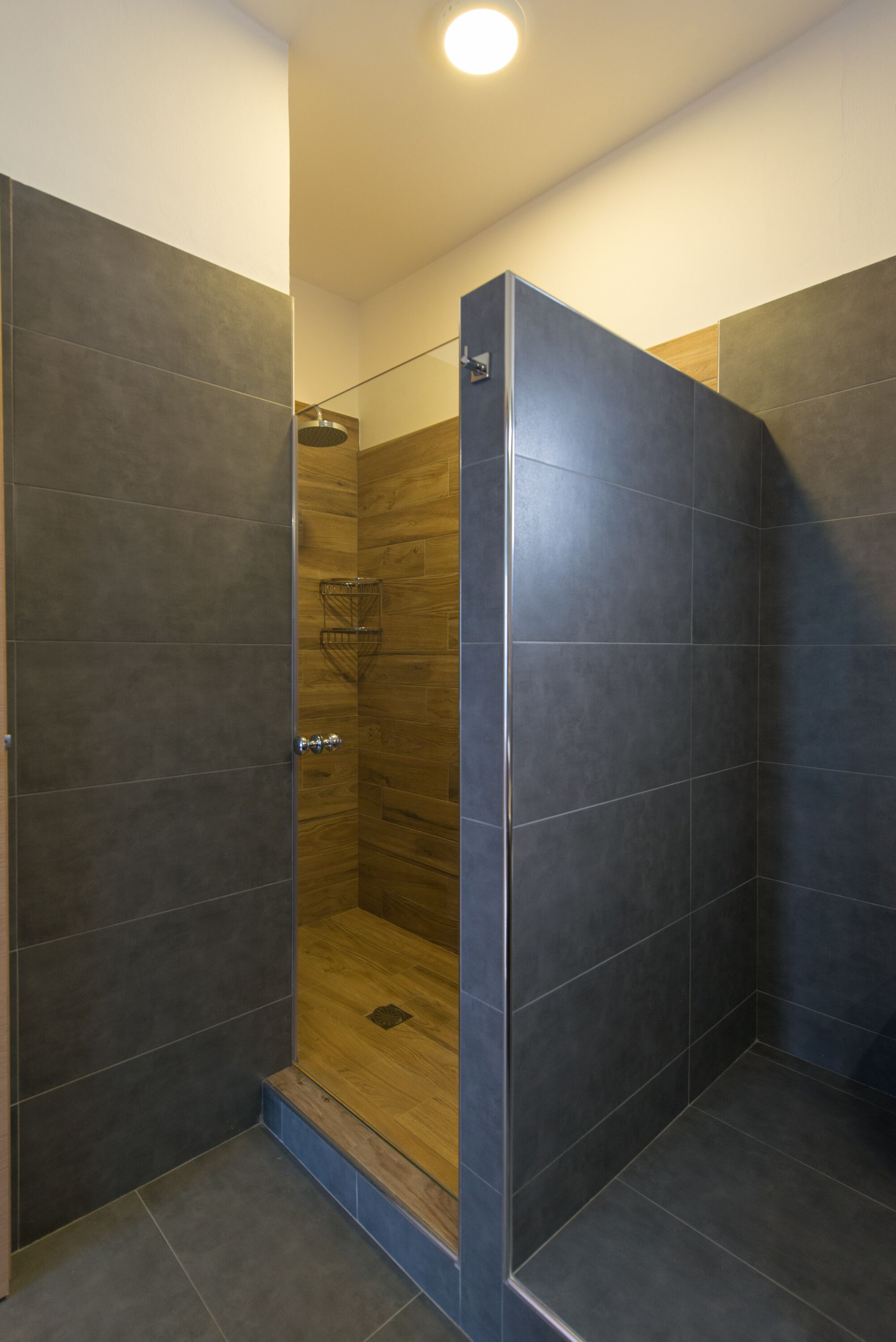 traditional duplex, partial sea view | bathroom | shower, free toiletries, hair dryer, towels